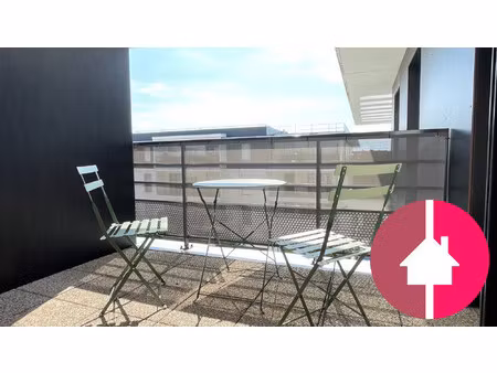 appartement dernier étage avec terrasse et parking