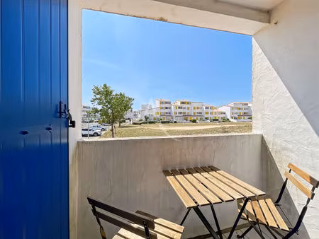 studio village les marines