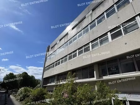 location bureaux 250 m²