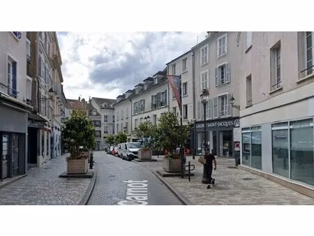 location commerce melun 77000 90m²