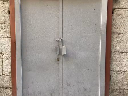 entrepôt /// rue benoît bunico /// vieux nice