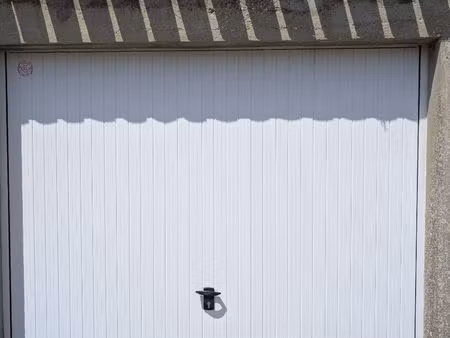 garage fermé de 18 m² dans le quartier croix de vie à saint gilles croix de vie
