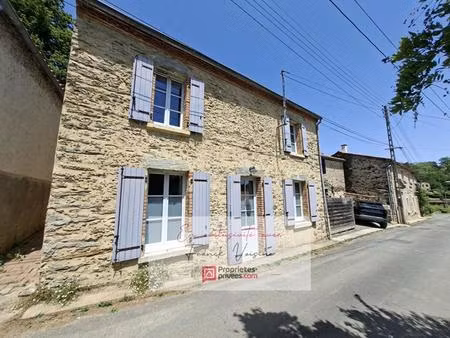 a vendre en exclusivité à mouchamps  maison de 125 m2 avec 4 chambres et 1 bureau