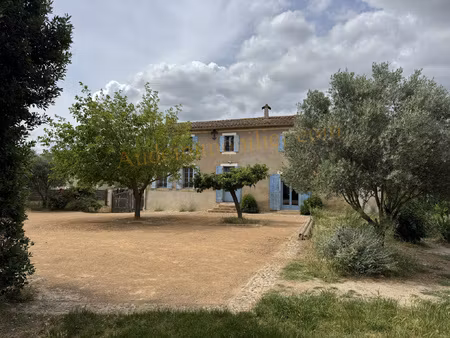 demeure familiale avec piscine et dépendance