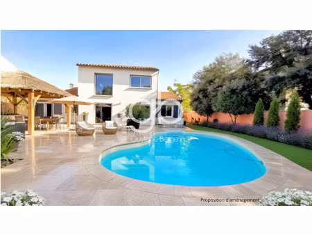 villa t8 avec piscine  double garage  jardin saint-brès
