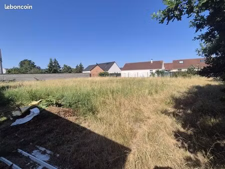 terrain 1048 m2 sully sur loire