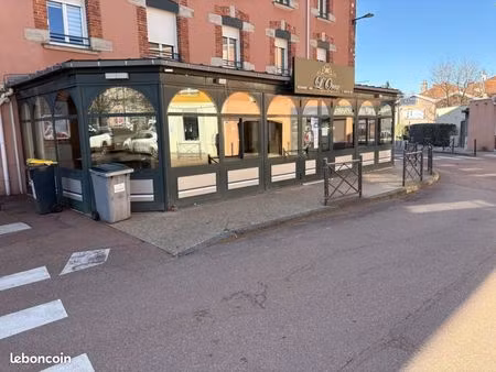 local commercial 326 m²