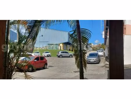à vendre local commercial 269 m² zac de rivière roche