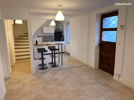 maison 3 pièces de 65 m²