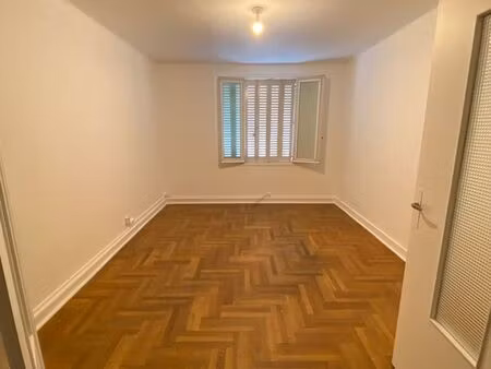 grand t2 meublé - 90 rue léon blum 69100 villeurbanne