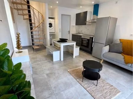 t2 duplex / climatisé - rénové / balcon / parking