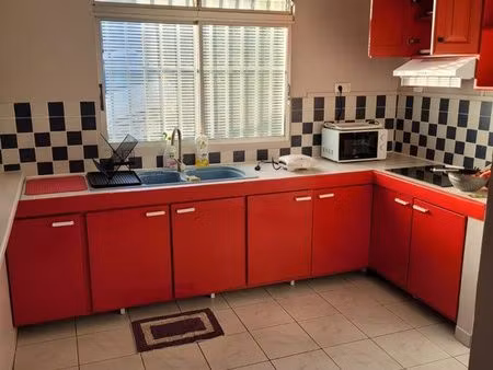 t2 meublé étudiant – fond batelière schœlcher – terrasse – 680 tc