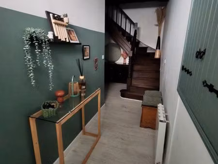 maison de bourg avec terrasse et balcon vu sur les chevaux
