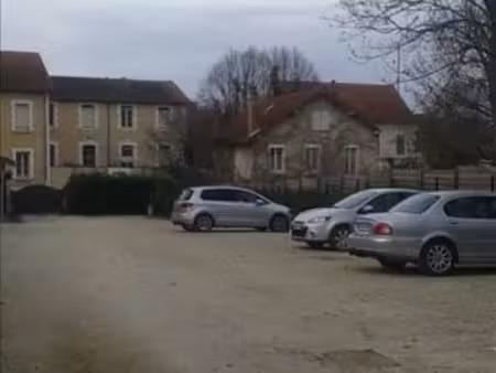 location parking à auxerre (89000)  30 €