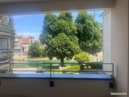 t2 a louer avec terrasse