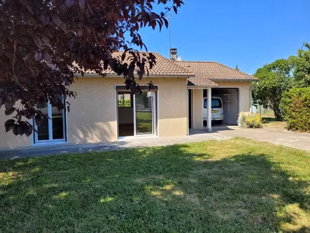 location maison 4 pièces 76 m² à sury-le-comtal (42450)  870 €