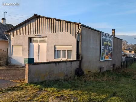 local à usage d’entrepôts ou d’atelier