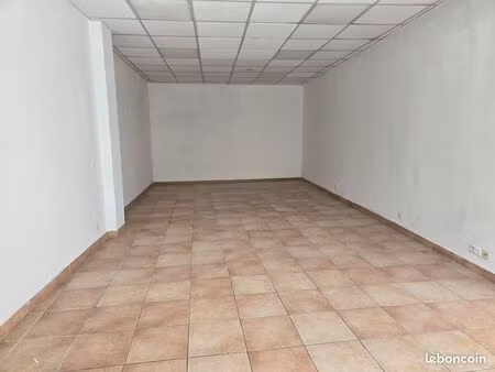 loue local commercial