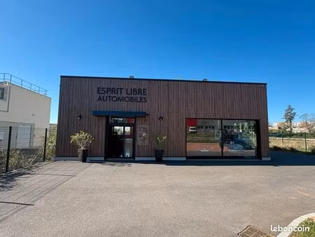 local commercial 166 m² roanne