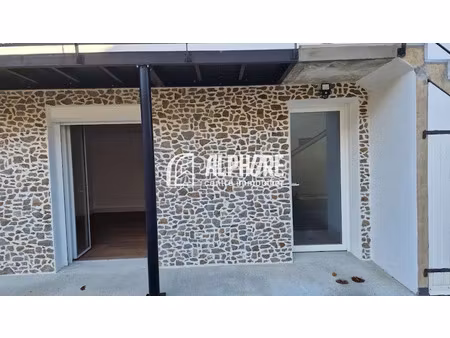 location locaux professionnels 2 pièces 58.4 m² à la plaine-sur-mer (44770)  600 €
