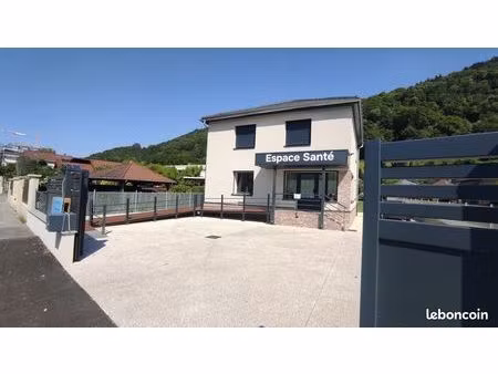 local paramedical a louer