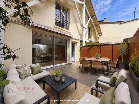appartement atypique esprit maison de ville avec terrasse
