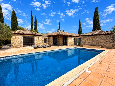 villa de plain-pied 269 m2 sur 3250 m2 avec piscine  pool ho