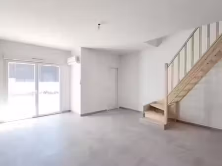 location maison 4 pièces 65.4 m² à manosque (04100)  990 €