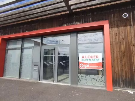location locaux professionnels 121 m² à pont-du-château (63430)  2 160 €
