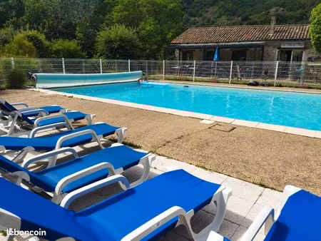 mobilhome terasse 21 m2 sur parcelle louée 175m2 gorges de la loire  19kms du puy-en-velay