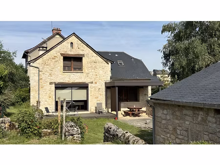 secteur laissac  superbe maison type 5 pierres restaurée ave