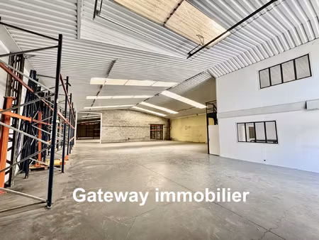 vente entrepôt 1075m2 à riom 63200