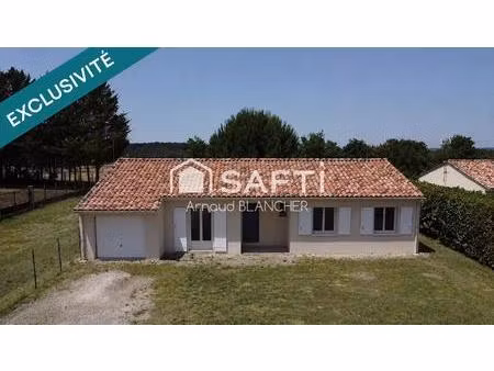 pavillon plain-pied  quatre chambres  salle de bain  garage  jardin.