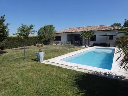 maison contemporaine de plain pied de 159m².
