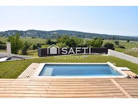 magnifique villa lumineuse avec piscine et jolie vue