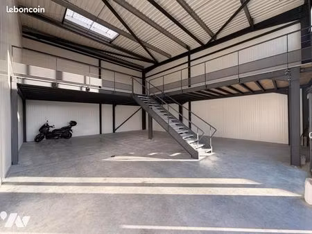 local divers 129 m² noyalo