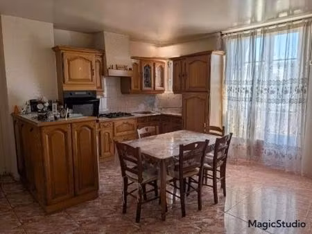 exceptionnel  appartemen de 54 m² avec 2 chambres  garage  parking  grenier et cave à cham
