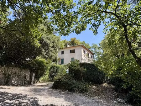 appartement de charme dans une maison de maître