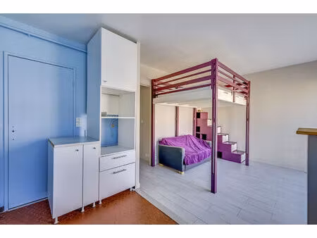 paris 19 : studio de 31m² en bon état intérieur