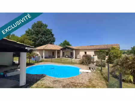 maison 118m2 - 3 chambres - 1 bureau - garage - piscine