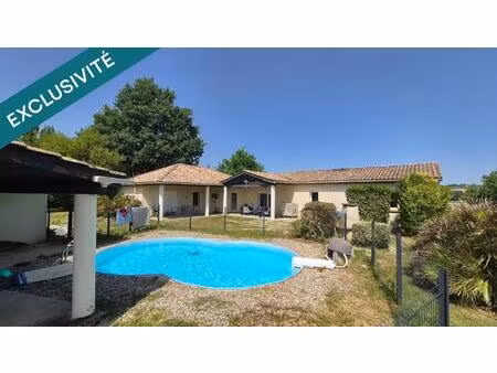 maison 128m2 - 3 chambres - 1 bureau - garage - piscine