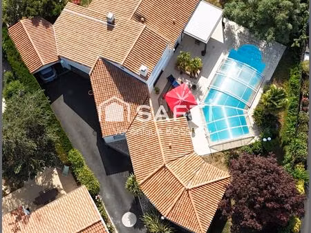 mouilleron-le-captif – belle propriété de 205 m² – piscine – 1 217 m² de terrain paysagé