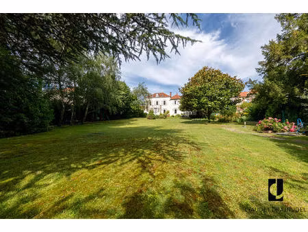 riorges - propriété de 240 m2 avec piscine sur terrain arboré de 2 761 m2