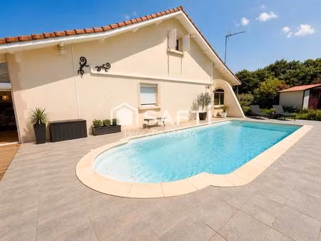 villa de caractère avec piscine et espace studio