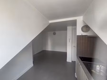2 pièces 14 rue commines
