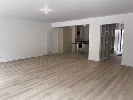 appartement 4 pièces de 141.20 m2 avec terrasse et jardin