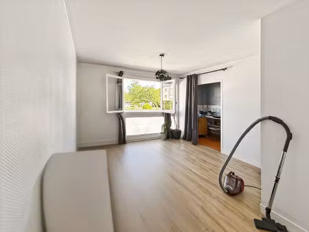 caen rue père sanson : studio de 23.88 m2