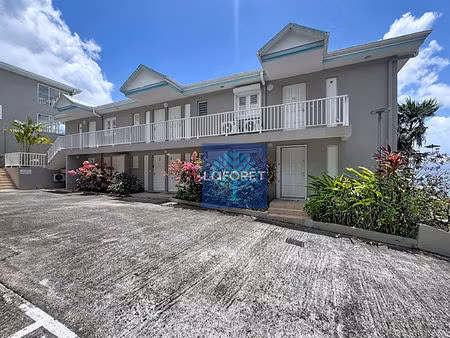 a louer : studio meublé de 37 m² avec vue sur mer aux trois ilets