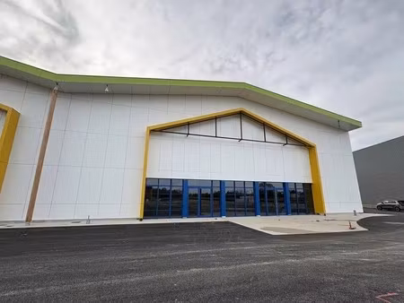 location local d’activités virsac 33240 1630m²