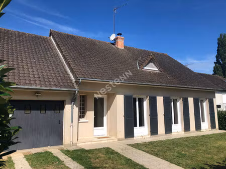 a louer maison familiale située à la flèche de 142 m2 habitables environ